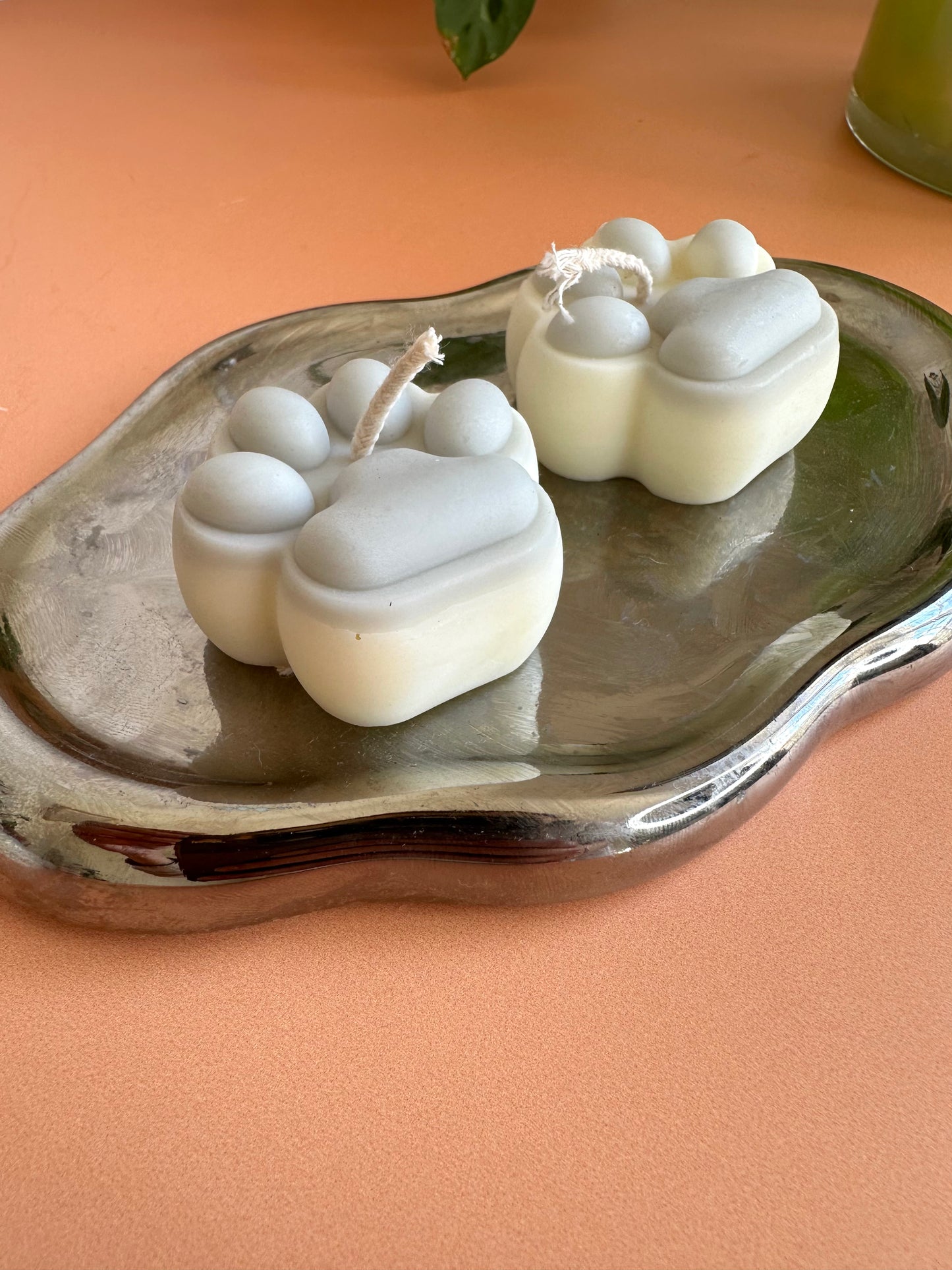 Suki Home The Paw Candle Image 1