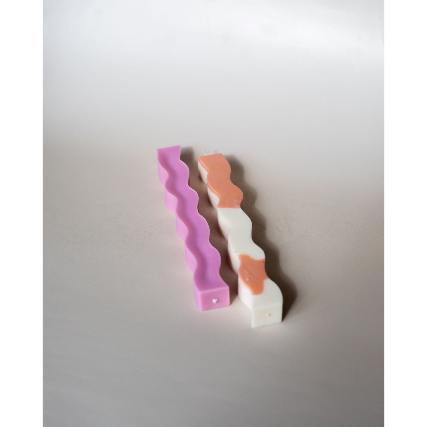 Suki Home The Wavy Pillar Candle Image 1
