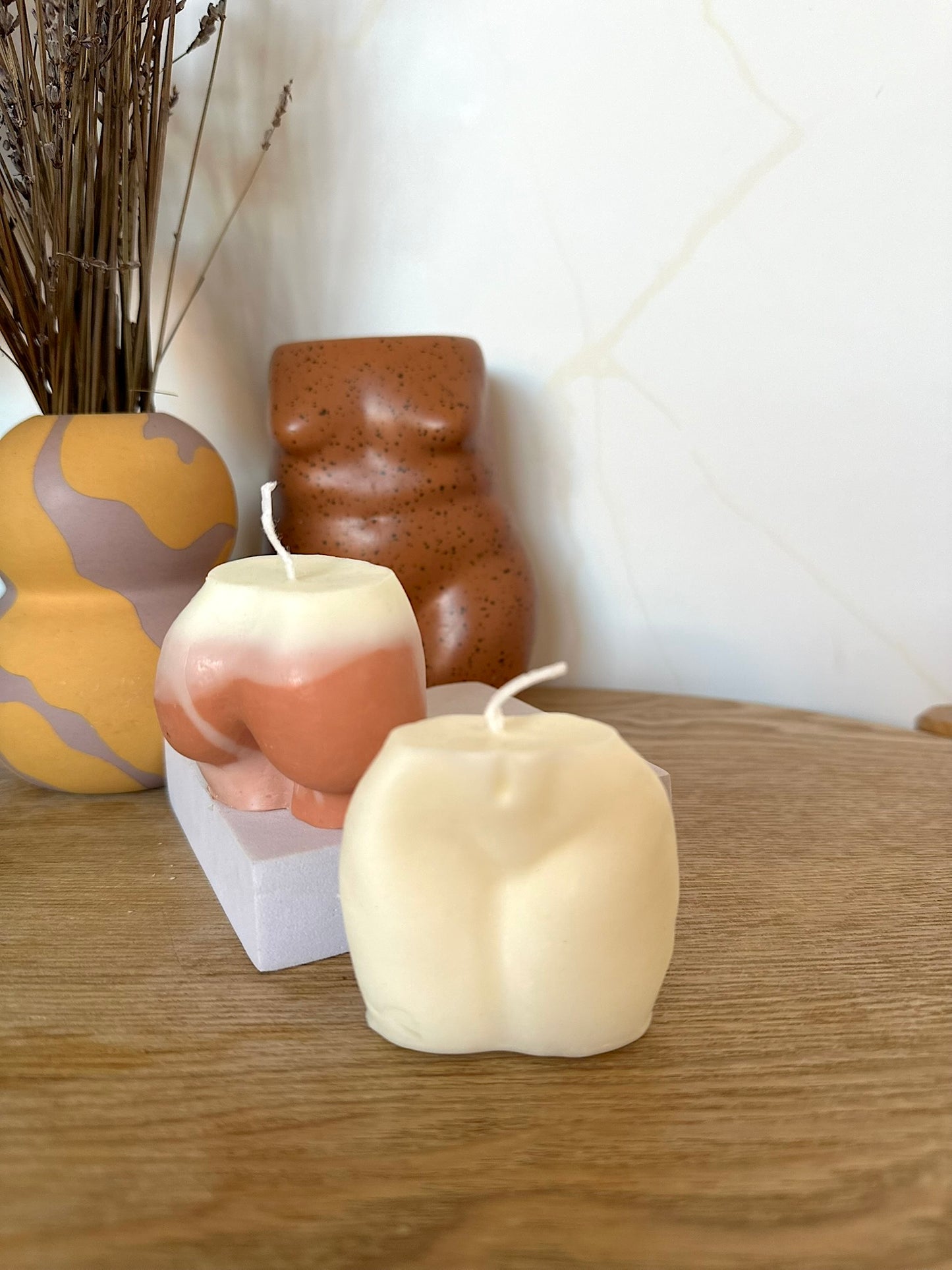 Suki Home The Booty Candle Image 2